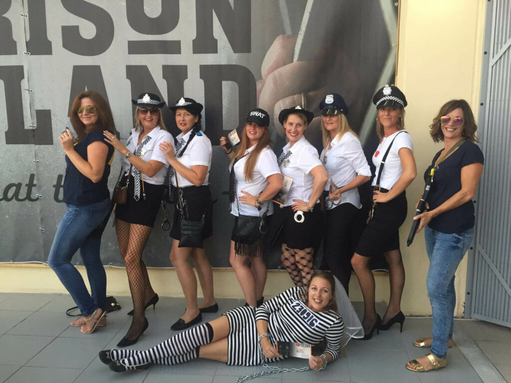 despedida de soltera en málaga, en Prison Island